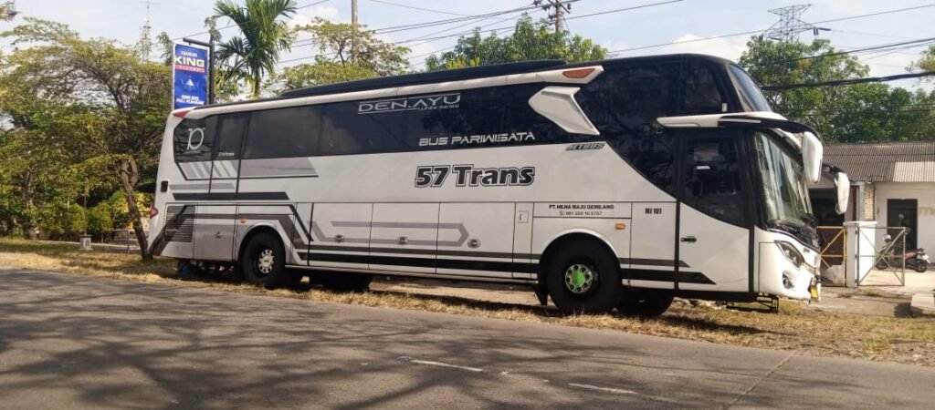 bus pariwisata 57 trans